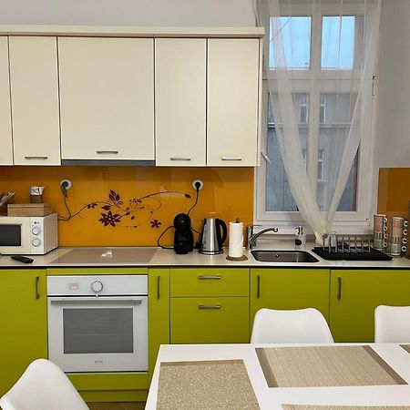 Main Street Retreat Apartment With Free Parking SJJ Extérieur photo